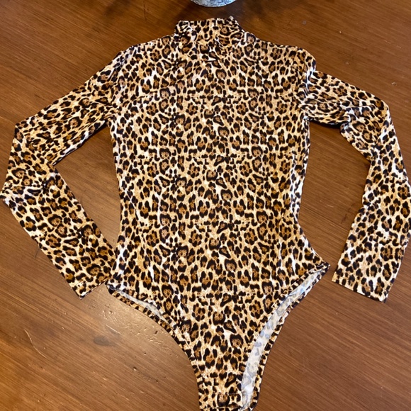 Bundle of bodysuits - Picture 2 of 8